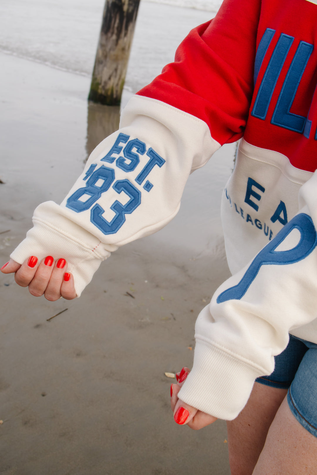 Philadelphia Phillies Embroidered Crewneck Sweatshirt