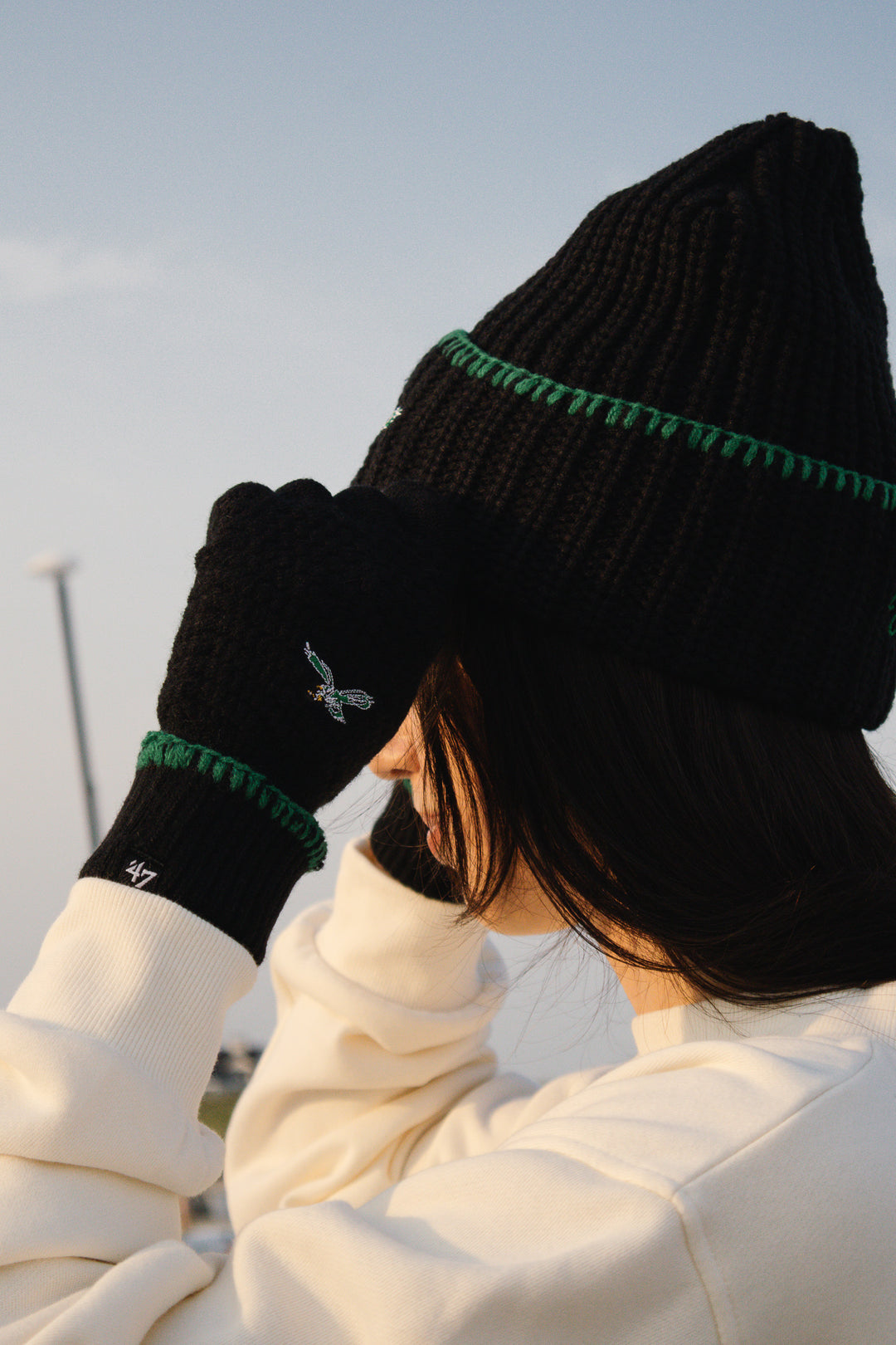 Philadelphia Eagles Historic Black Blanket Stitch Glove