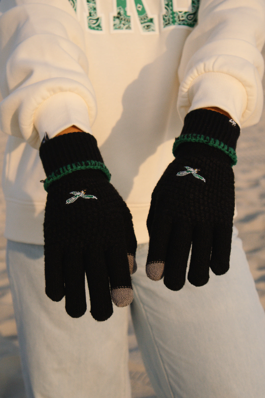 Philadelphia Eagles Historic Black Blanket Stitch Glove