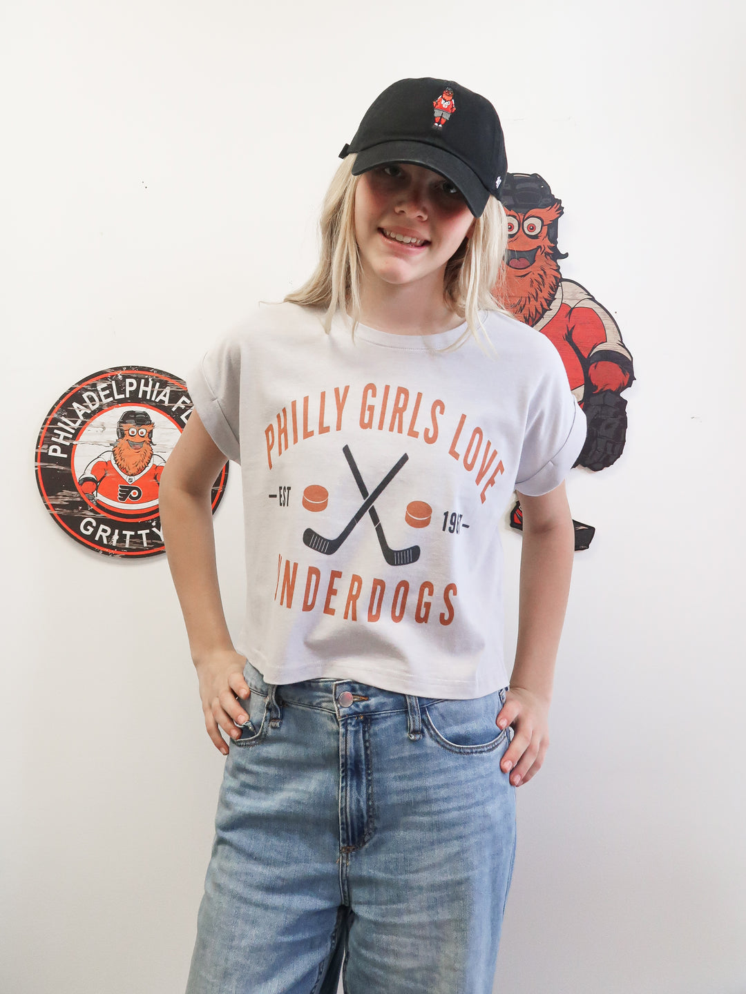 Philly Girls Love Underdogs Boxy Cropped Tee Heather Grey